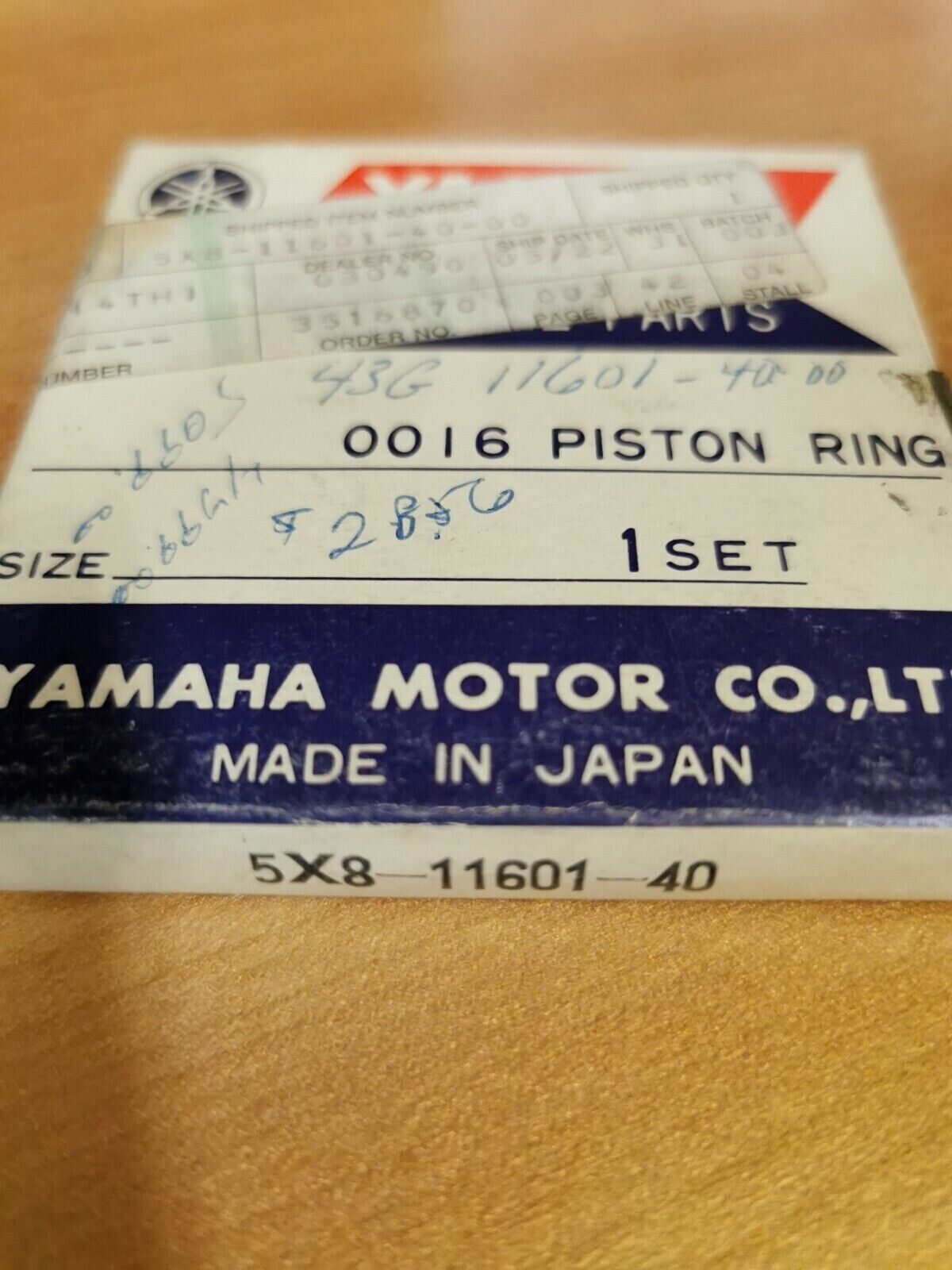 NOS YAMAHA  IT175  1982  1983 RING PISTON  SET  4th O/S  3X3-11610-40  Y48