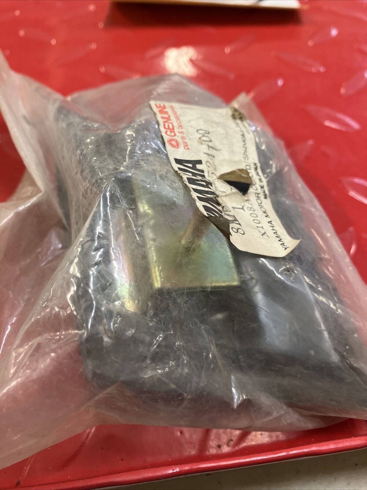 NOS Yamaha VMX540 V-MAX 1983 - 1987 SRX440 1981 END BUMPER 8M6-77524-00-00 Y16