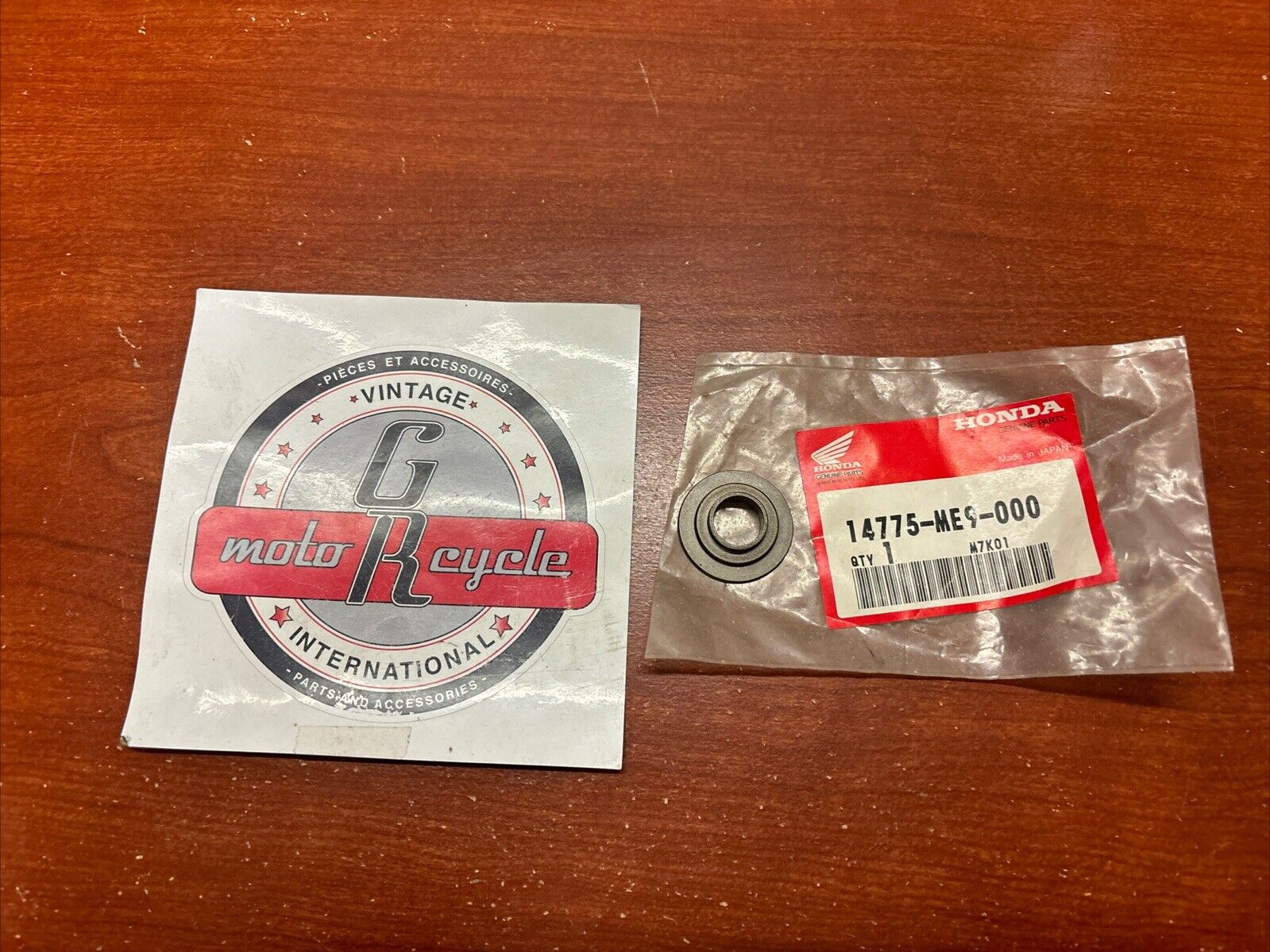NOS Honda NT650 NTV650 NV400C VT1100C VALVE SPRING SEAT 14775-ME9-000 H171
