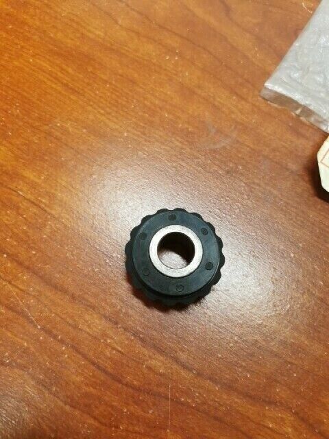 NOS Honda CB125 CD125K CL125 CAM CHAIN TENSIONER ROLLER 14509-230-330 H93