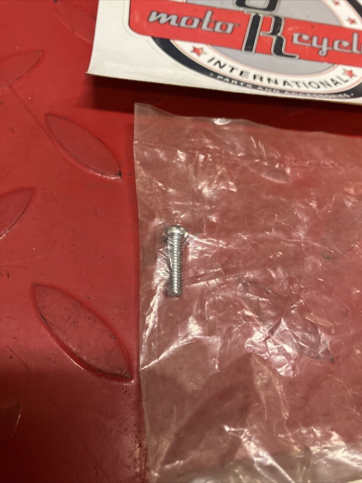 NOS YAMAHA SCREW PAN HEAD 98503-04014-00 SUB BY 98580-04014-00 Y66