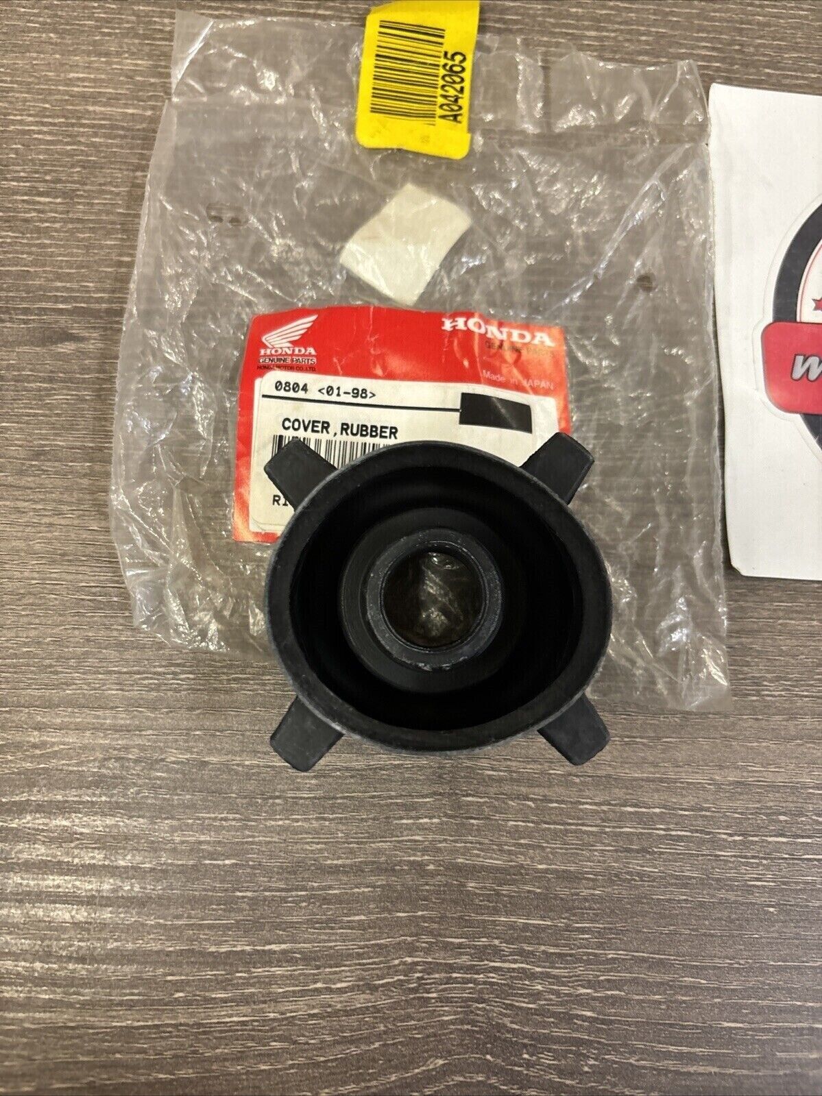NOS Honda TRX350 TRX400FW TRX450ES TRX450S RUBBER COVER 33141-HA7-670 H117