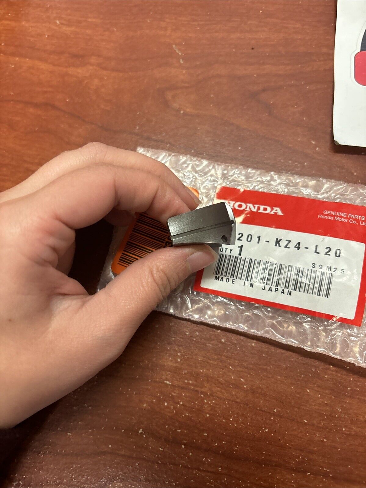 NOS Honda 2002 CR125R LEFT & RIGHT FLAP VALVE 14201-KZ4-L20 & 14202-KZ4-L20 H141