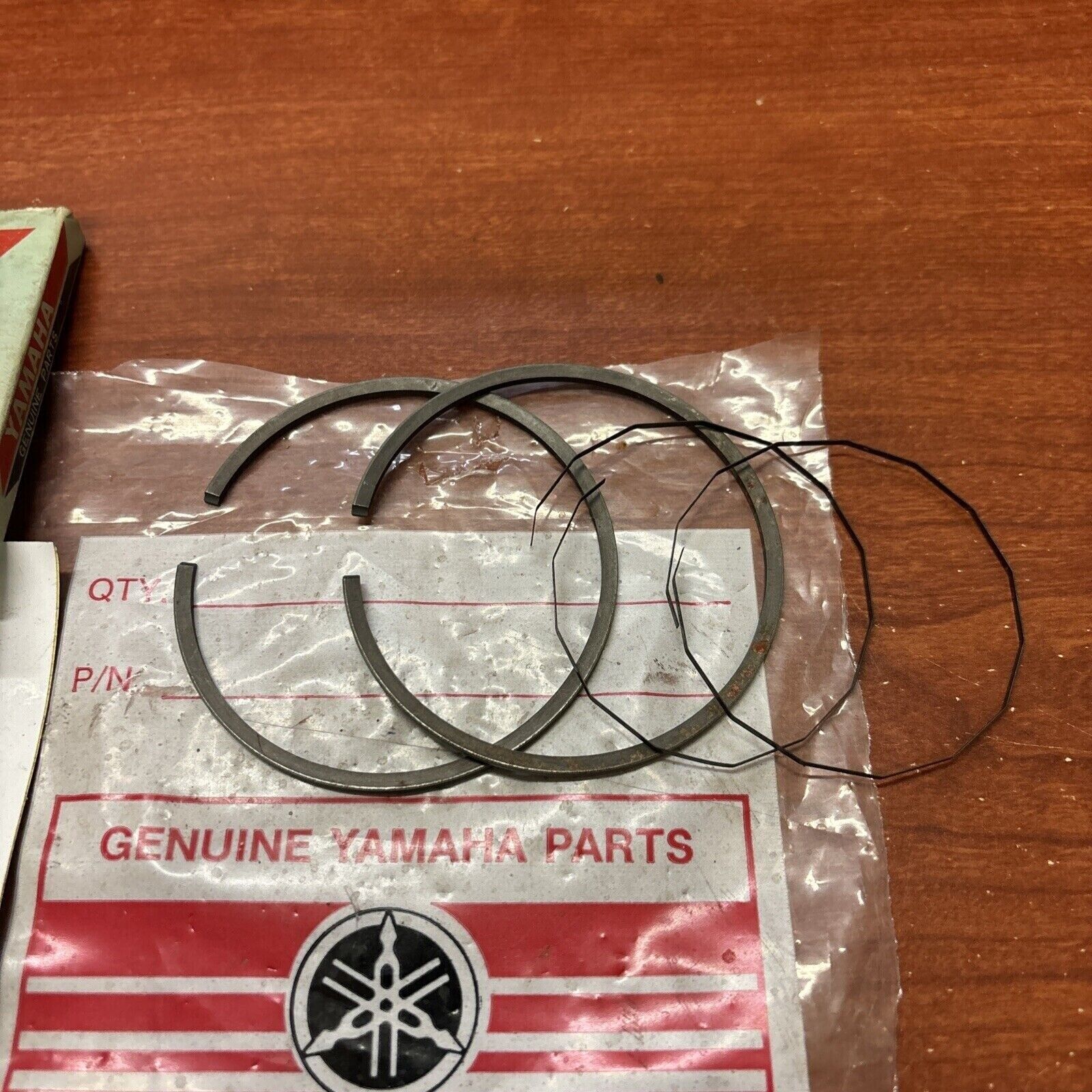 NOS Yamaha 1968 - 1971 DT1 PISTON RING STD 214-11601-03-00 Y174