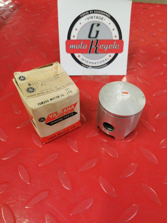 NOS YAMAHA    MX125   1974 1975   PISTON 1 O/S 0.25    401-11635-00-00  Y50
