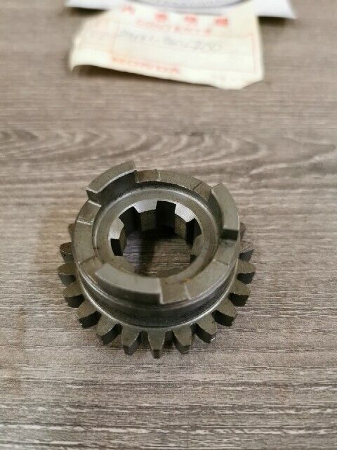 NOS HONDA CR125M 1974 1975 GEAR COUNTERSHAFT FIFTH 23T 23481-360-700 H76