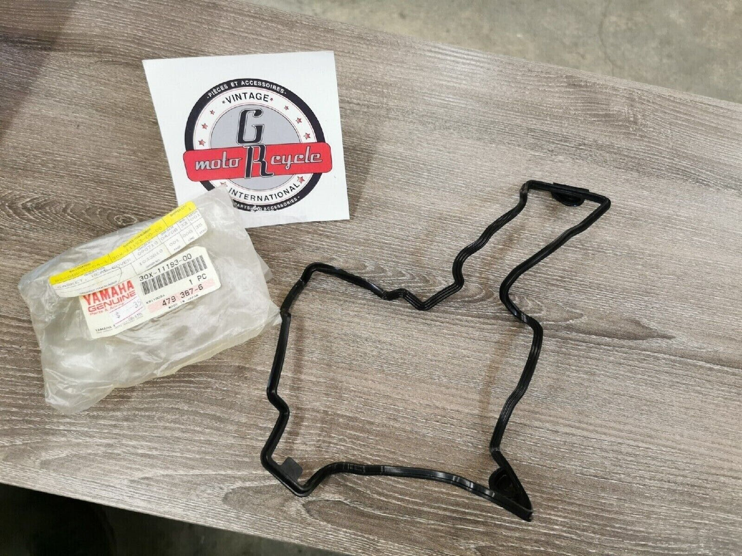 NOS YAMAHA XT350 XT250  1984 - 2000  HEAD COVER GASKET   30X-11193-01-00 Y51
