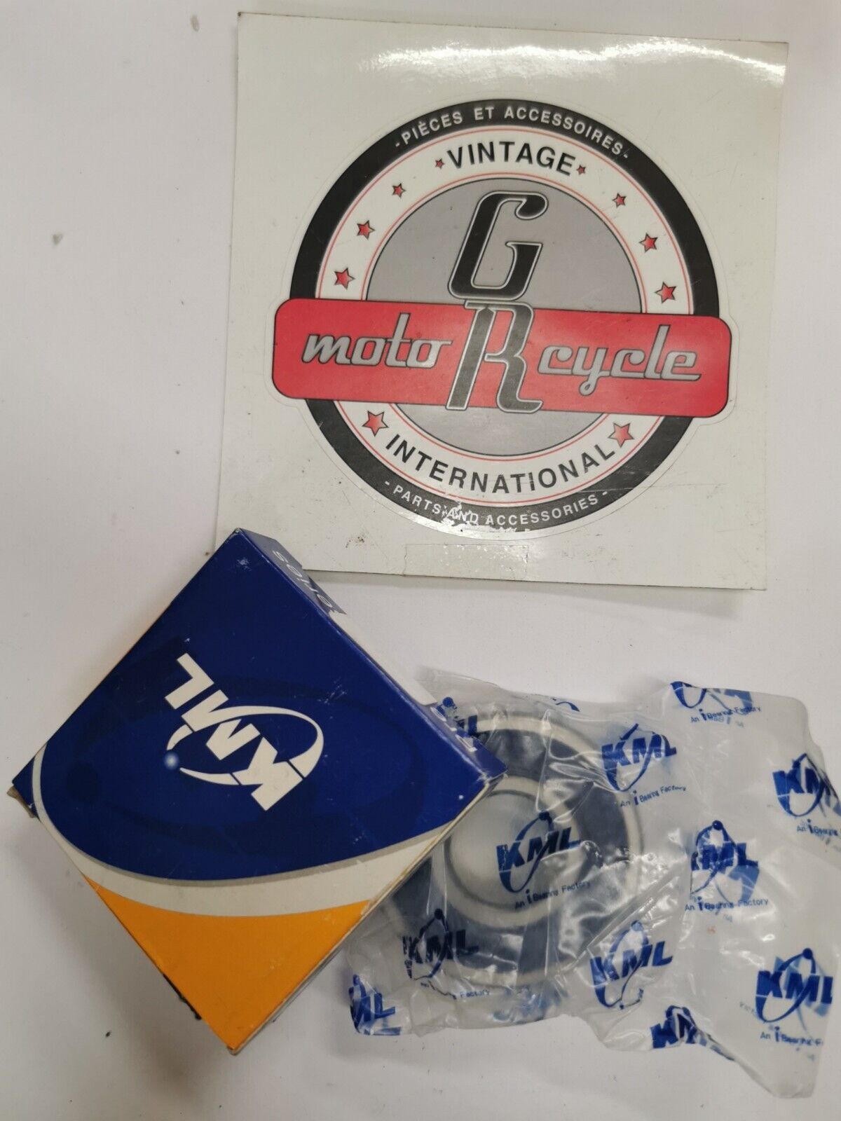 NOS  KML BEARING 63/2212RD J18