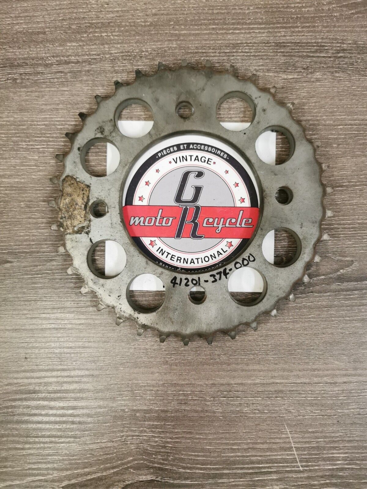 NOS HONDA CB550 1976 - 1978 SPROCKET  FINAL DRIVEN 37T 41201-374-000  H60