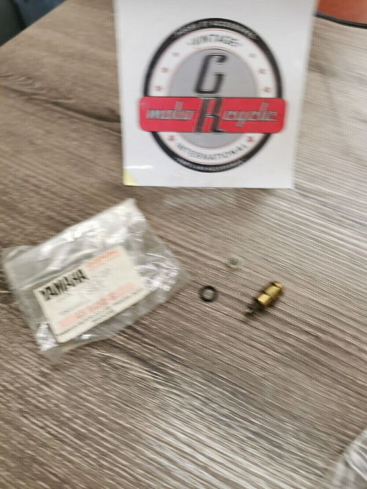 NOS YAMAHA  NEEDLE VALVE SET  12R-14107-20  Y56