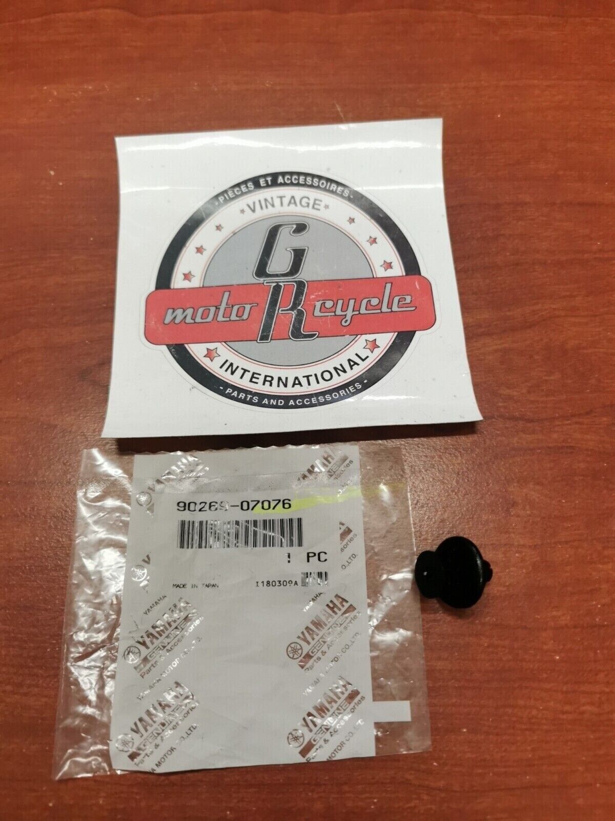 NOS Yamaha FJ09 MTT9 XVZ13 XVZ1300 YZFR6 FJR1300 RIVET 90269-07076-00 Y81