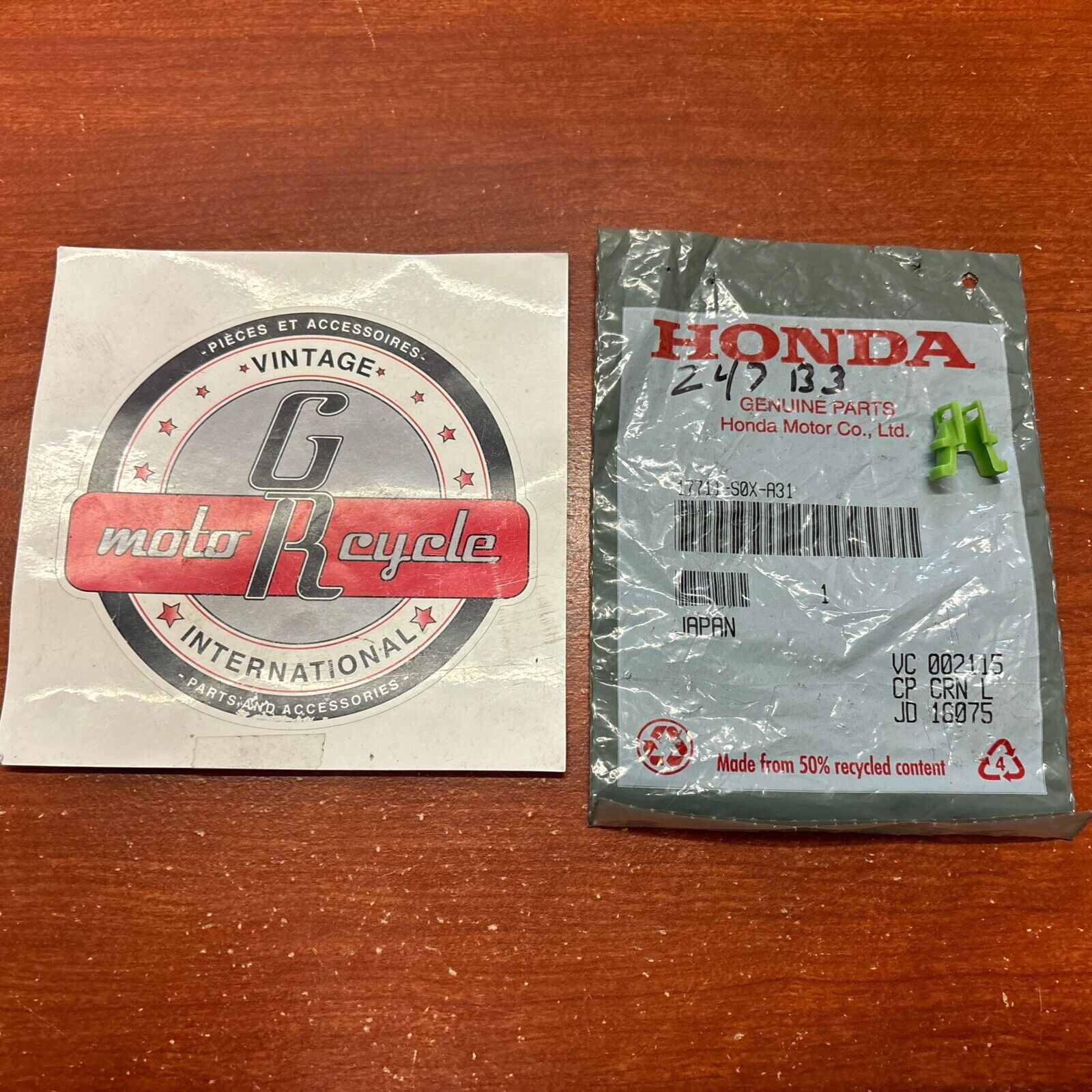 NOS Honda ACCORD ANF125 CBF125M CBR125RW CIVIC RETAINER 17711-S0X-A31 H162