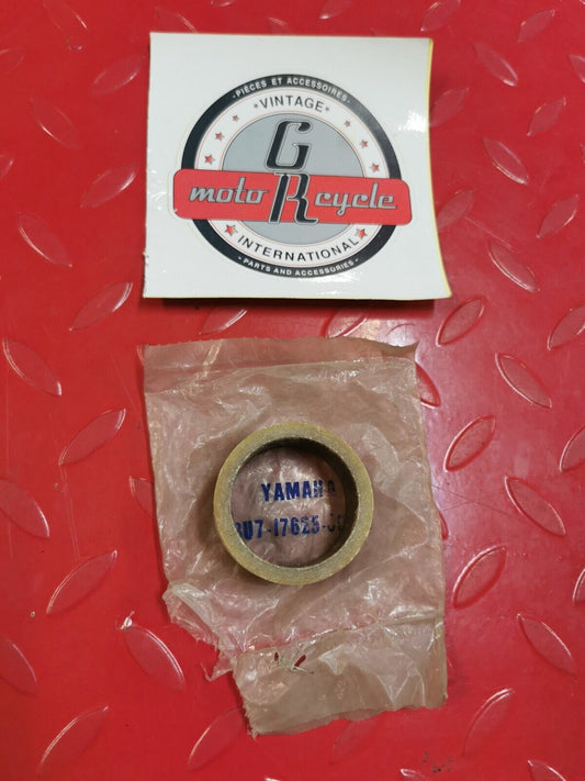 NOS YAMAHA SR540 VMX540 1983 - 1987 BUSH COMET 8U7-17625-00  Y30