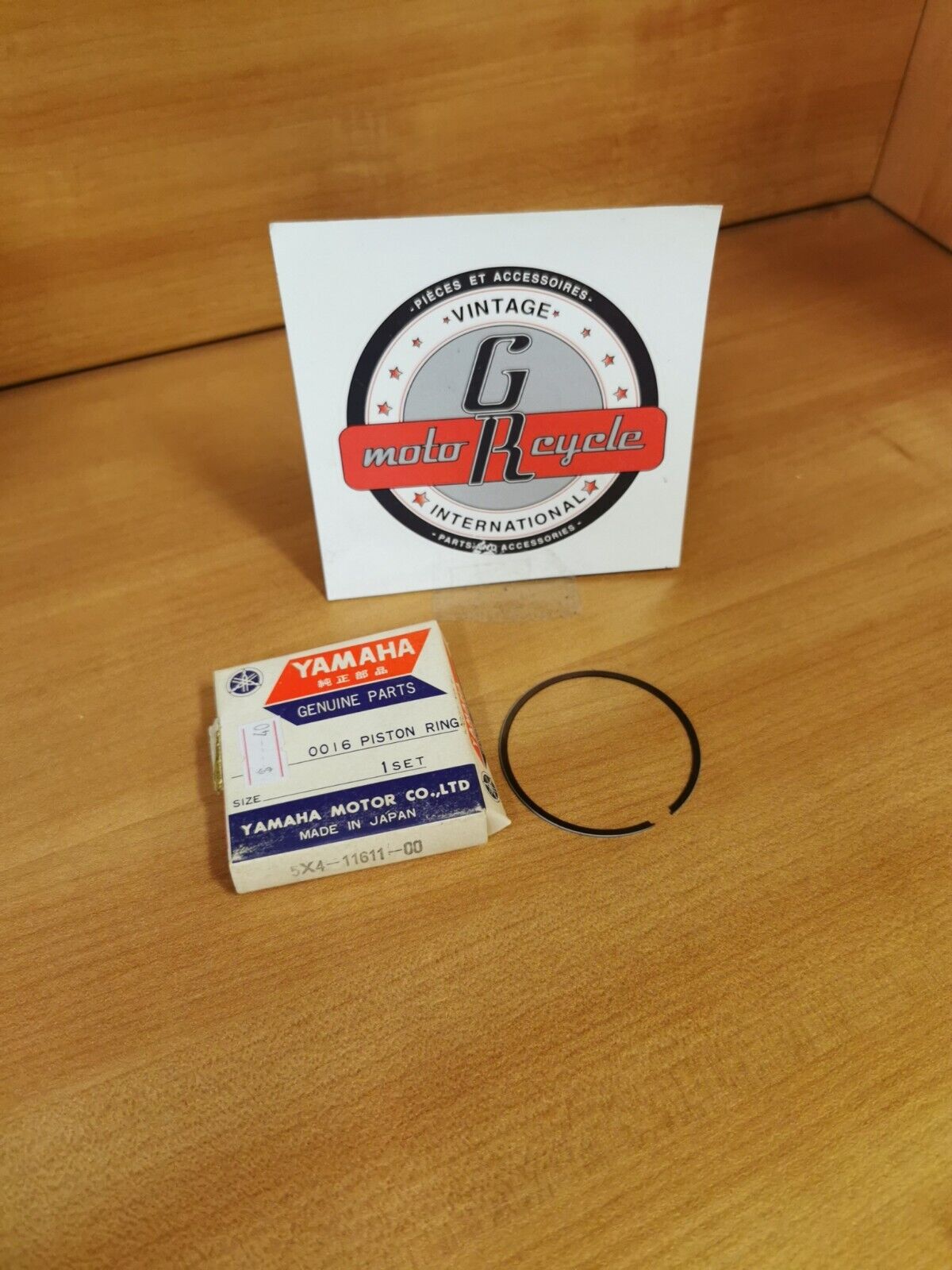 NOS YAMAHA YZ125 1982 - 1993  PISTON RING  SET SUPERCEDED BY 5X4-11611-02  Y48