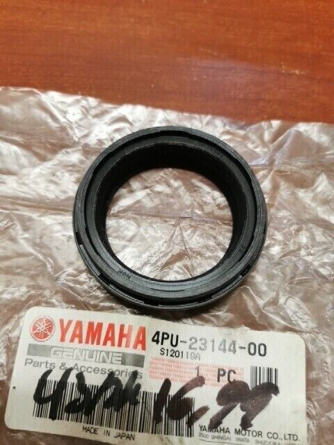 NOS Yamaha YZFR1 XTZ7 XTZ12 FZ1 FZ8 VMX12 MT10 DUST SEAL 4PU-23144-00-00 Y102
