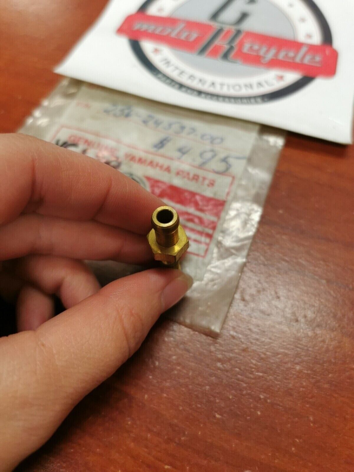 NOS Yamaha TX750 TX650 TX500 XS1 XS2 XS500 XS650 NIPPLE 256-24537-00-00 Y96