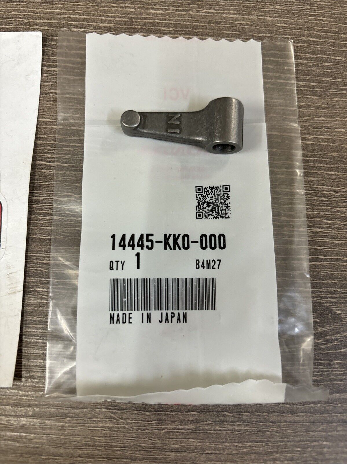 NOS Honda XL250R XLR250R XR200R INTAKE VALVE SUB ROCKER ARM 14445-KK0-000 H138