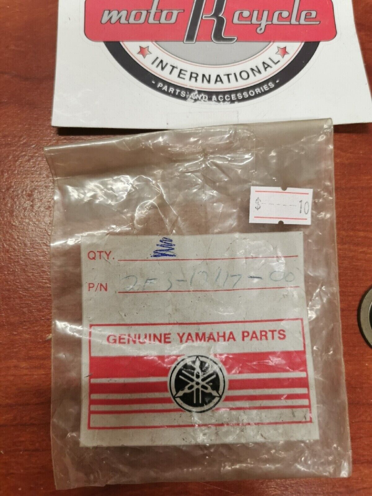 NOS Yamaha VALVE SPRING RETAINER 2F3-12117-00-00 Y69