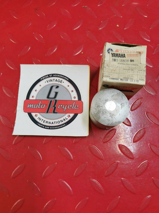 NOS YAMAHA YZ80 Piston 4th OS 3R1-11638-00-00 Y33