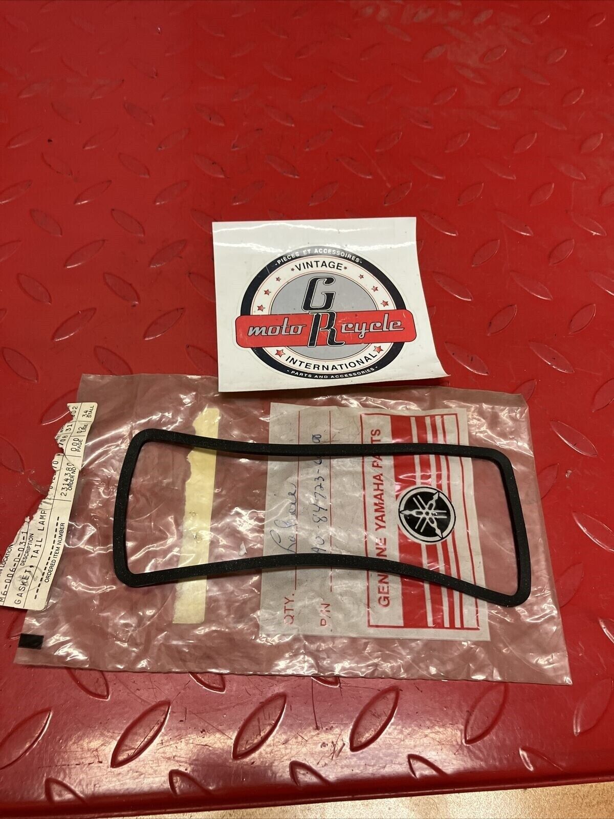 NOS YAMAHA TAILLIGHT GASKET 1A0-84723-60-00 Y64
