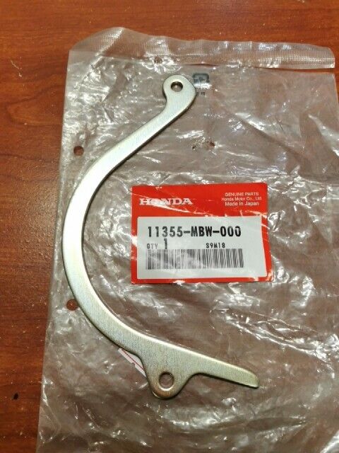NOS Honda 1999 - 2006 CBR600F DRIVE CHAIN GUIDE PLATE 11355-MBW-000 H108