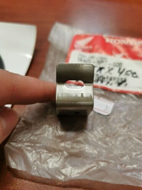 NOS Honda TRX400FA TRX400FGA EXHAUST COVER STAY 18326-HN7-000 H104