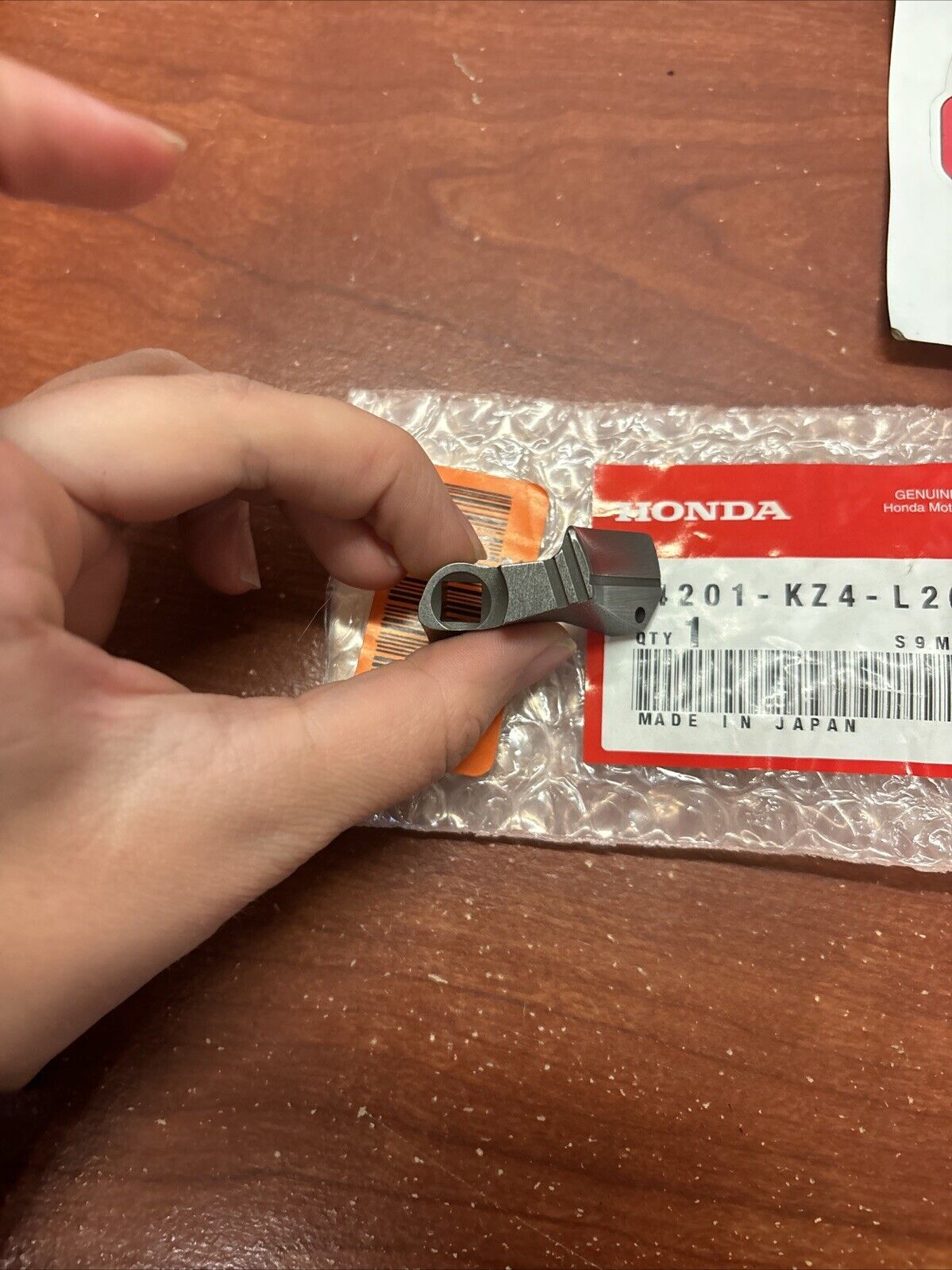 NOS Honda 2002 CR125R LEFT & RIGHT FLAP VALVE 14201-KZ4-L20 & 14202-KZ4-L20 H141