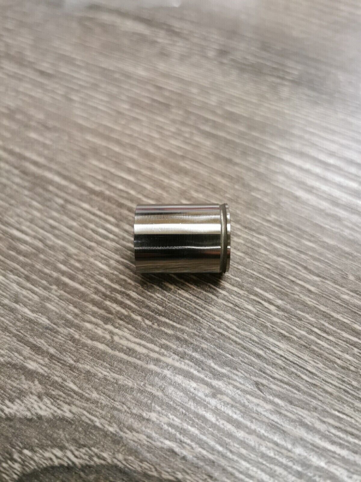 NOS YAMAHA  COLLAR  8R9-17645-00-00   Y57