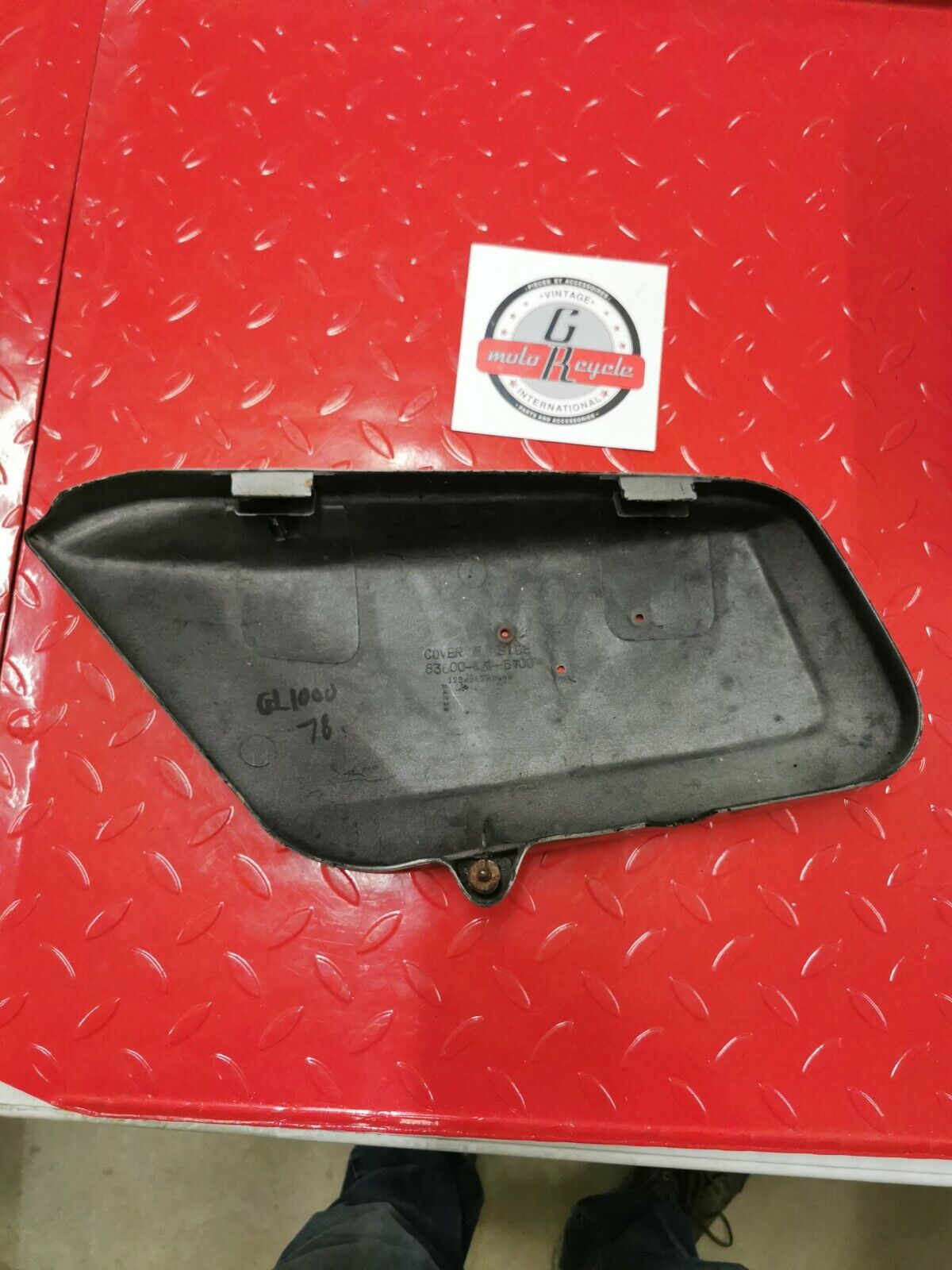 Honda GL1000 1978 goldwing 1000 Gold wing right side cover panel fairing 1979