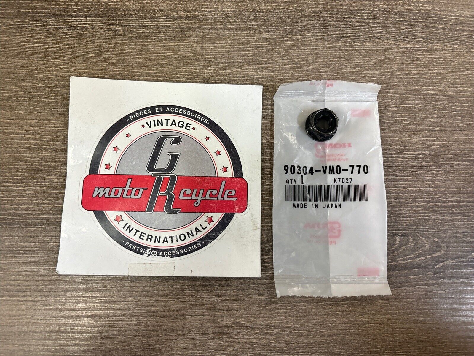 NOS Honda NS50F NV400C VT600C U NUT 10MM 90304-VM0-770 H136