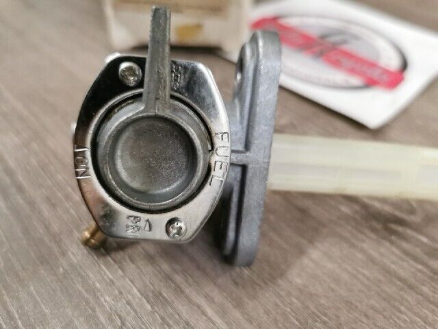 NOS YAMAHA XS650 1978 1979 FUEL COCK ASSY 2M0-24500-04-00 Y170