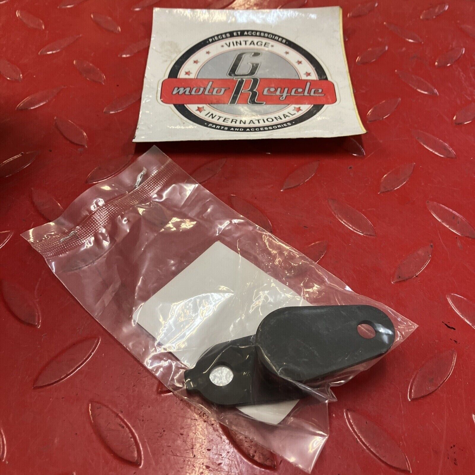 NEW Honda CR125R CR250R CR500R EXHAUST CHAMBER STAY BRACKET 18355-KS6-000 H99