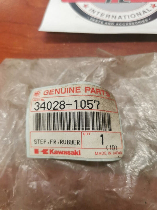 NOS Kawasaki ZX550 ZX750 ZX1100 FRONT RUBBER STEP 34028-1057 K35