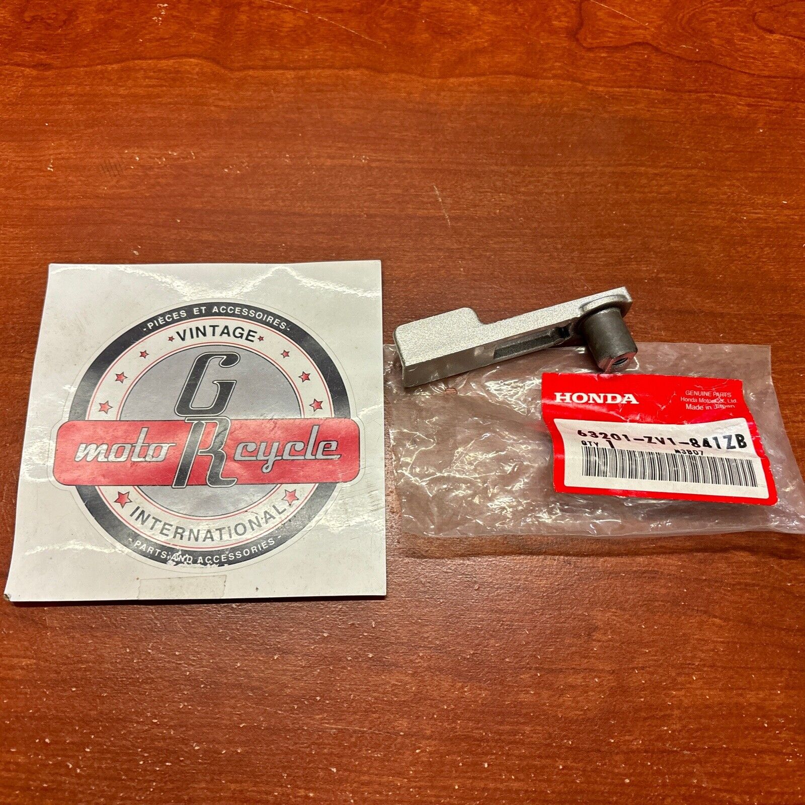 NOS Honda BF5 BF9.9 BF15 COVER LOCK LEVER 63201-ZV1-841ZB H167