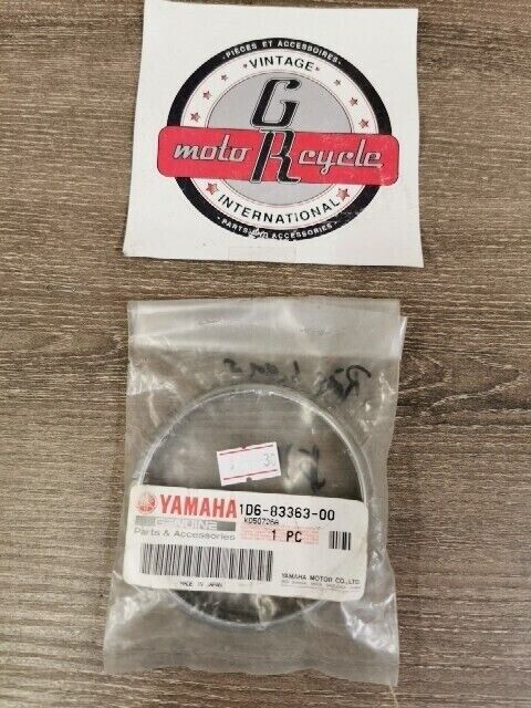 NOS YAMAHA XVS65CL XVS65CB XVS11ATYCL RIM LENS 1D6-83363-00-00 Y113
