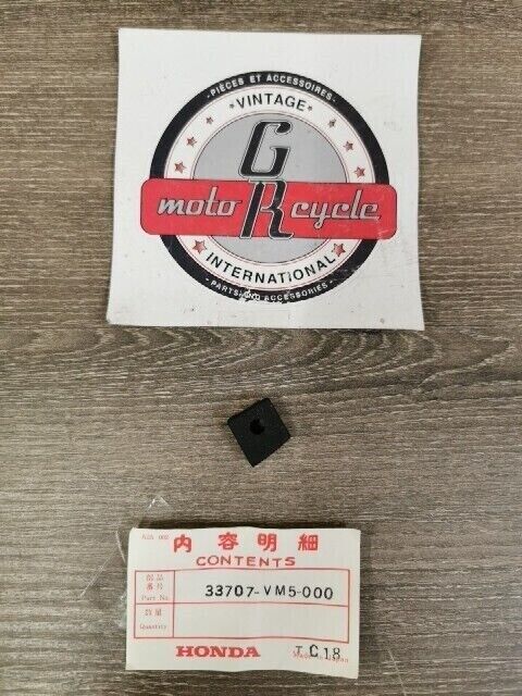 NOS HONDA ATV TRX200 1984  RUBBER R TAILLIGHT 33707-VM5-000 H102