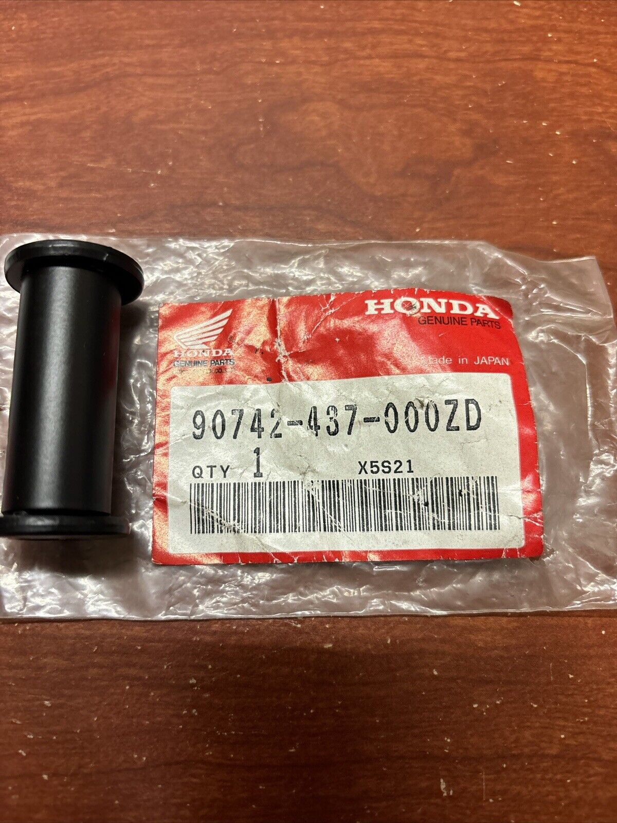 NOS Honda 1983 1984 XR200 LEFT ENGINE DISTANCE COLLAR BLACK 90742-437-000ZD H169