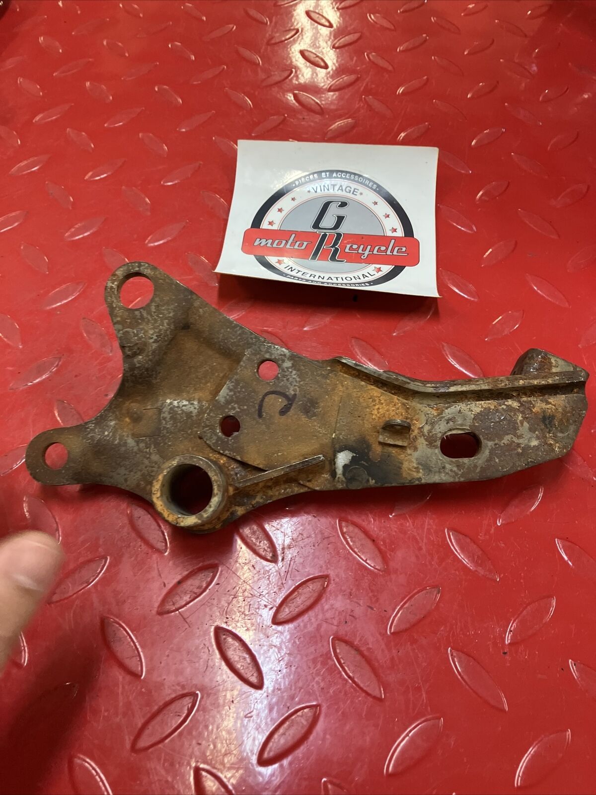 Yamaha RD400 1977 right side muffler stay footpeg bracket holder 1976 1978 2