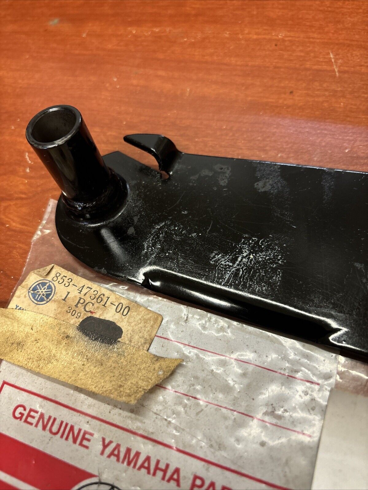 NOS Yamaha GP246F GP292F GS300 SM292 REAR ARM PIVOT 853-47361-00-00 Y184