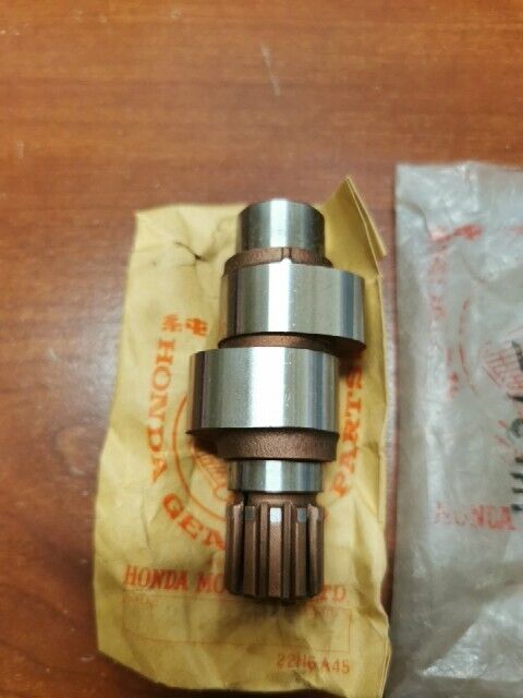 NOS Honda C72 C77 C78 CA72 CA77 LEFT CAMSHAFT 14121-259-020 H93