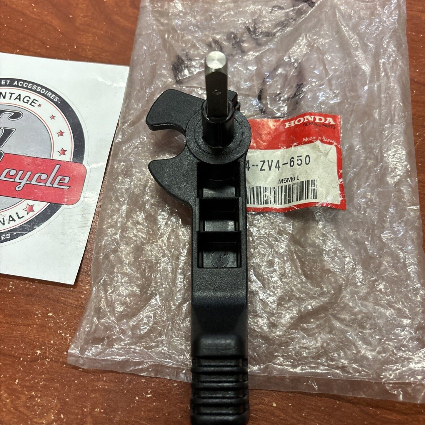 NOS Honda OUTBOARD SHIFT LEVER 24614-ZV4-650 H150