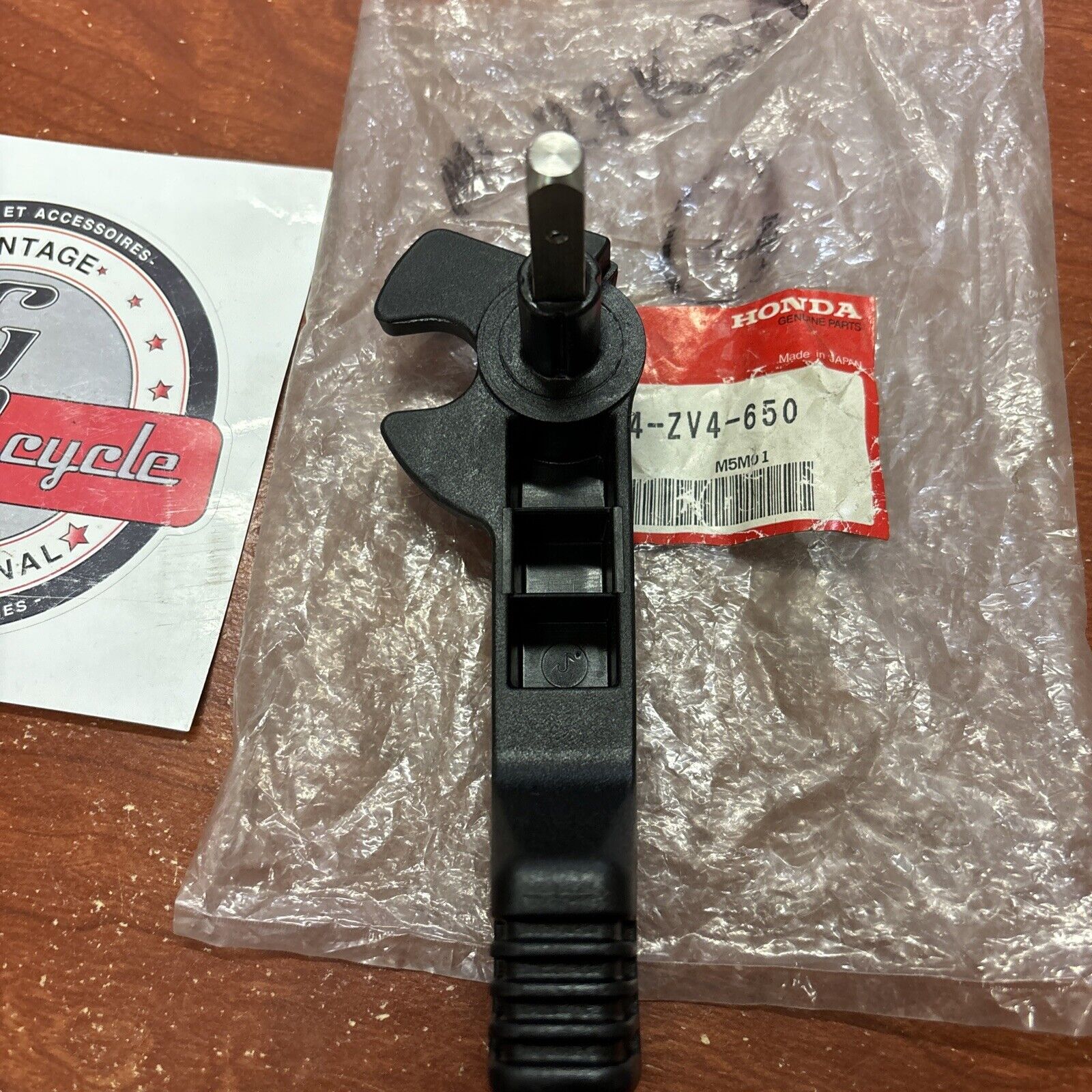 NOS Honda OUTBOARD SHIFT LEVER 24614-ZV4-650 H150