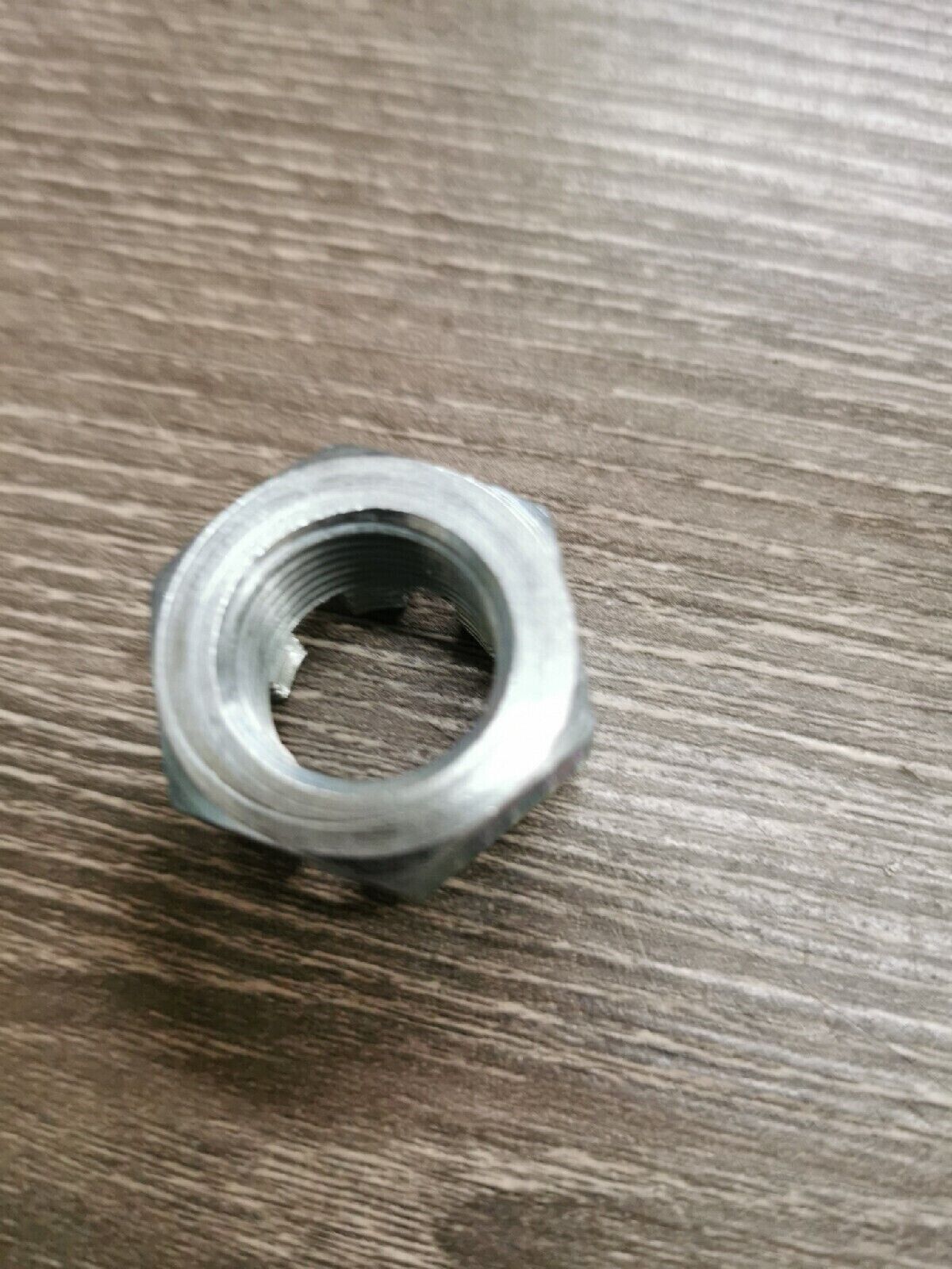 NOS YAMAHA NUT CASTLE 90171-18043-00 Y51