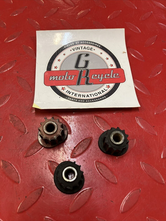 Yamaha RD400 1977 engine motor mount damper rubber  1976 1979 3