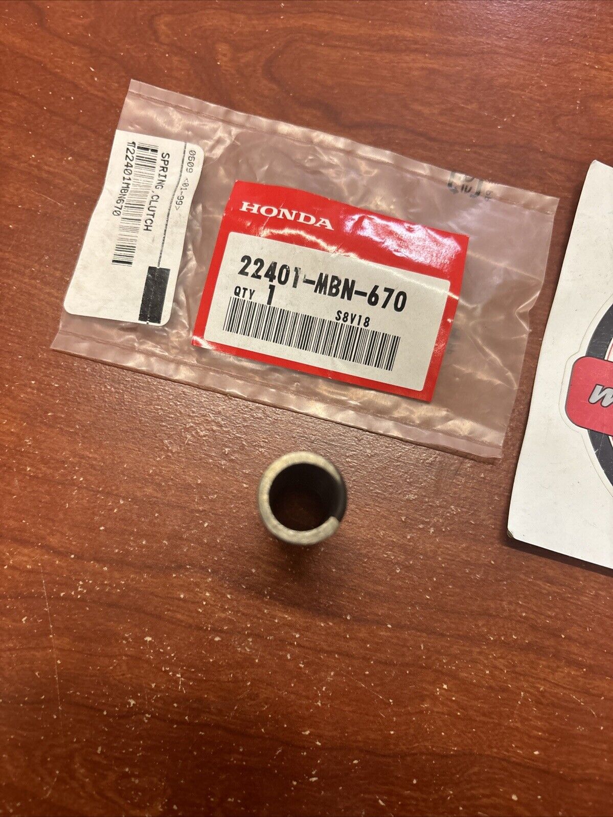 NOS Honda 2000 - 2007 XR650R CLUTCH SPRING 22401-MBN-670 H143