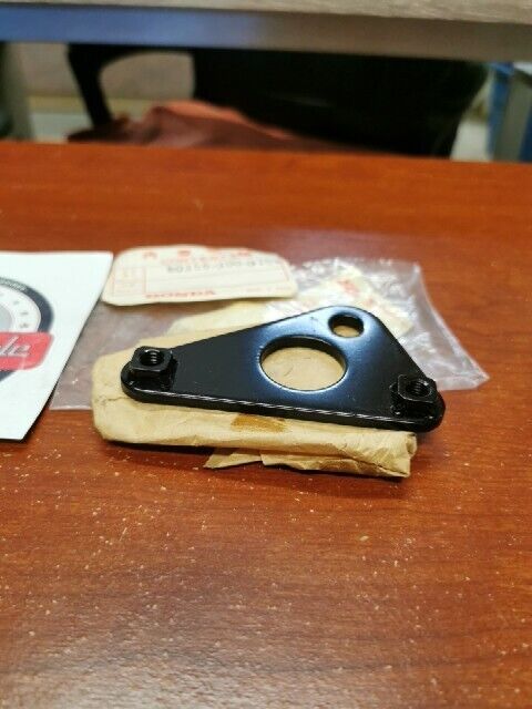 NOS Honda CB750 K0 - K6 REAR ENGINE BRACKET 50356-300-010B H152