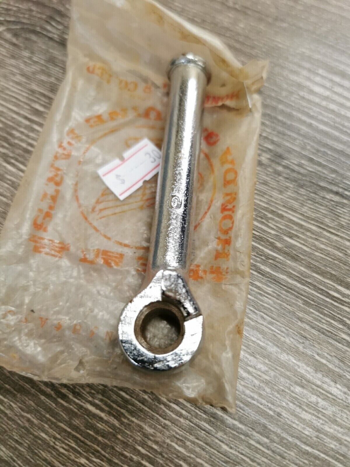 NOS HONDA CB92 CB160  PEDAL  STARTER 28302-200-000  H17