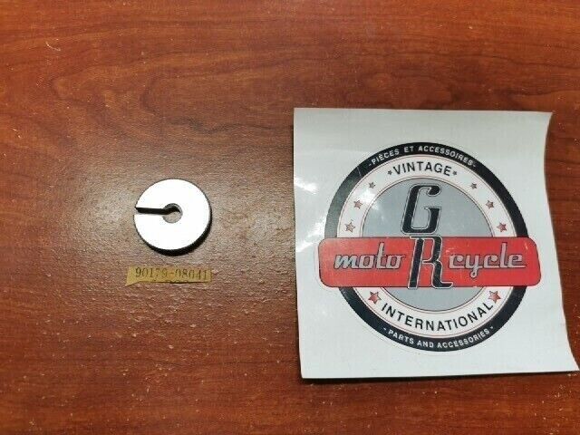 NOS Yamaha YZ250 NUT 90179-08041-00 SUB 90179-08148-00 SUB 90179-08030-00 Y109