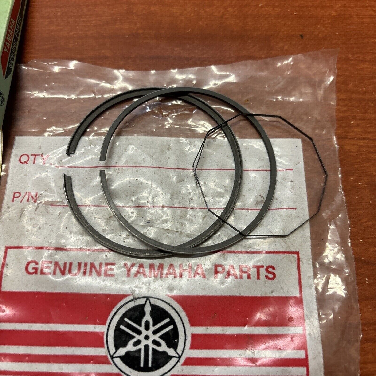 NOS Yamaha DT175 DT1C TY175 PISTON RING 0.25 443-11610-10-00 Y174