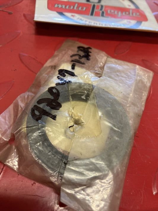 NOS KAWASAKI OIL SEAL 92049-1322 K12